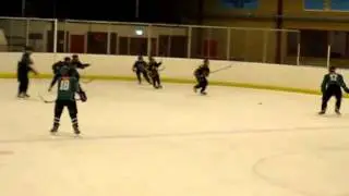 Andreas Wingerli passar Ole Reng&aring;rd