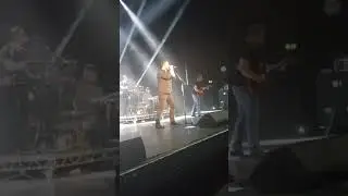 Chris young- hold my beer and watch this live in london