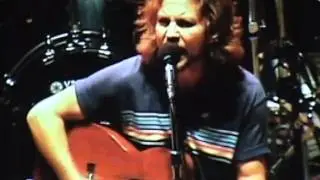Pearl Jam - Better Man (Bridge School '06) HD