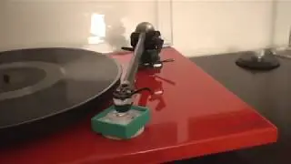 www.VinylGourmet.com - Onzow Zerodust in action - The Perfect Stylus Cleaning System