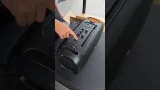 JBL PartyBox On-The-Go &mdash; портативные колонки с цифровыми беспроводными микрофонами