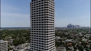 Inside the Luxurious Huntingdon Building in Houston, TX |  High Rise Living at its finest.