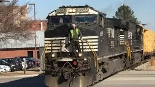 [NS] 9955 D9-44CW & 9030 D9-40CW Leads Z675-05 Headed To The Old Yard Bouncing & Rocking In Fay NC