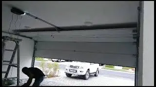 Automatic garage door repairing in dubai.