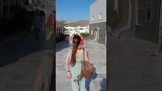 Shops in santorini #shoppingSantorini #busyinOiA #greece #santorini #shielapiet #walktour