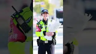 Exclusive romance happy Police Day nanyang traffic police#The most beautiful female traffi