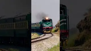 8dn Tezgam Passing Kaluwal Station|Trainology|#indianrailways #trainspeed #geu20