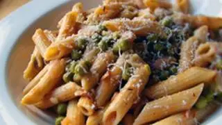 Penne Pasta with Peas and Prosciutto