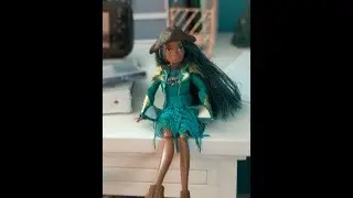 Disney Decendants 2 Uma Signature Doll Review