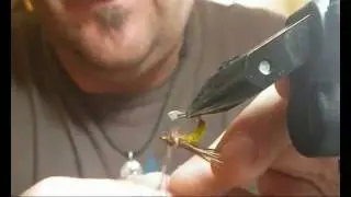 Montaje ninfa barbo, carpa y trucha bola camuflada.Fly tying ball head barbel nimpf.