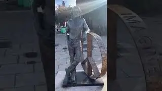 John Lennon Statue
