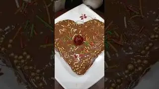 Heart shape bread cake/happy happy biscuit cake #cake #shorts