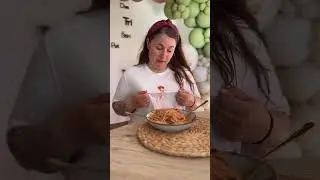 MADEŽI PARADIŽNIKOVE OMAKE - SARA RUTAR