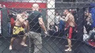 Den rv&aacute;čů Plzeň z&aacute;pas MMA (Luk&aacute;&scaron; Loskot SKS Arena Kladno vs. Tom&aacute;&scaron; Fiala Atom Gym Plzeň)