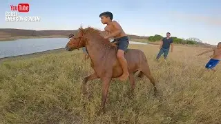 VAQUEIRO LEVY NO PÔNEI MOLHADO