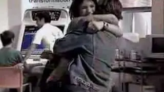 Pablo y Marizza bailan en la fiesta del partido