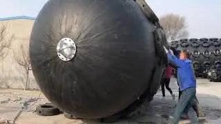 2.5*4m ISO Inspection Standard Hydro Pneumatic Yokohama Rubber Fender With Black Tyres