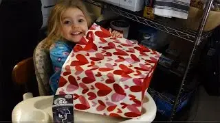 My Little Pony Disney Comic-Con Valentines Day Opening Mobile Look What We Bought LWWB Show