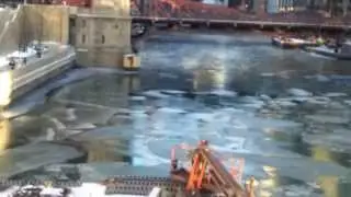 EXTREMELY COLD WEATHER IN CHICAGO 2014 ! ! ! ! MUST WATCH
