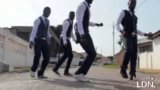 'The Azonto: London to Accra' - Flash Mob Ghana Boys by @MajorPlay_tv 
