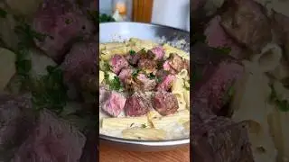 GARLIC PARMESAN STEAK PASTA (Full recipe in comment section)