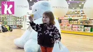 Шопинг магазин детских игрушек PLANETTOYS в ТРЦ Гулливер Shoping in kids toy store
