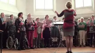 Oecumenisch koor 'het Erfdeel' zingt oratorium 'Daar is het daglicht'.