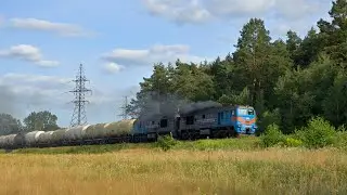 2М62У-0060 з товарним поїздом 