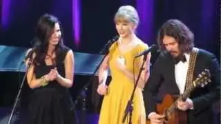 The Civil Wars e Taylor Swift cantam 