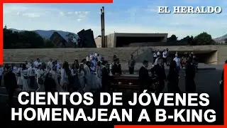 Medell&iacute;n despidi&oacute; a B King con globos blancos y exigencia de justicia
