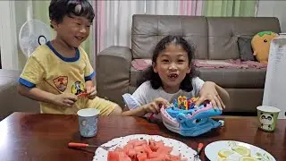 MAGLARO DAW SILA ANG MAKAGAT NG SHARK KAKAIN NG  LEMON 🍋