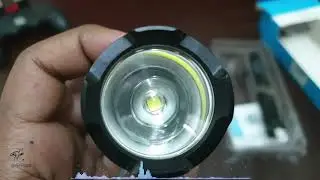 The Anker Bolder LC90 900 Lumens flashlight from Noon.com Unboxing 4K