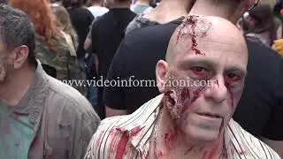 Parata di zombie nel centro per il Napoli Horror festival zombie a napoli