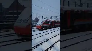 Vande Bharat  🌨️ #snowfall #kashmirrailway