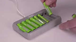 100% Peak Power battery charger U813
