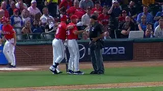 LAA@TEX: Moreland gets tossed in the 4th inning