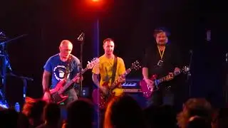 Crashed Out & Dickie Hammond (Ang. Upstarts) - Paranoid (Black Sabbath) 02.11.2013 StrasbourgFR [HD]