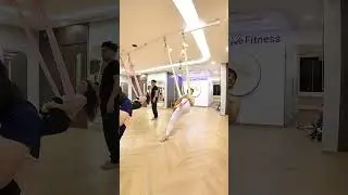 aerial yoga class #aerialyogaclass#aerialyogaflow#aerialyogagirl#aerialyogalov#selfcare#wellness 