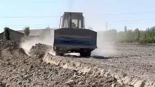 Fiat Allis Fa200 turbo in aratura in 5’ marcia , 110 cm di profondità