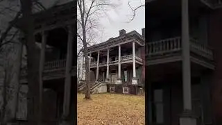 abandoned Victorian plantation mansion Fallen Plantation