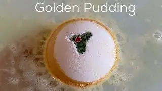 Lush Golden Pudding Christmas 2021 bath bomb demo