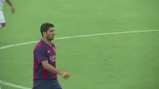 Suarez scores first goal for Barcelona