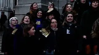 Chorale voyage à Nantes chante Happy Together , The Turtles