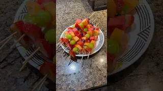 How to make fruit skewers 😂🍉