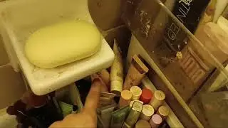 Bathroom tour working on less stuff 