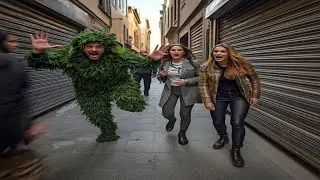 Best of Bushman Prank Compilation #470 😱 Crazy Reactions 🤣 Funny Reactions 😂 Bushman Scare Cam