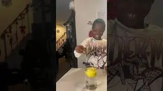 Balancing a quarter on lemon  #viralvideo #lemon #challenge #