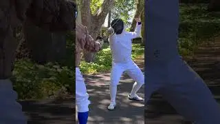 Simple parry 4th, riposte along the blade #foilfencinglesson