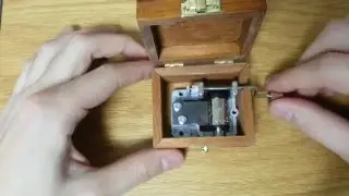 Boîte à musique rétro en bois - Le château dans le ciel