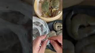 Do You Know How to Clean Shrimps Before Cooking? 🦐 #shorts #shrimp #food